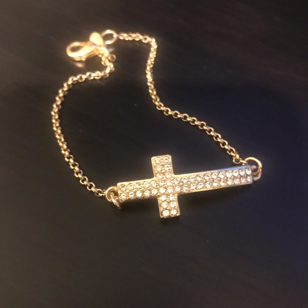 Yanbal Cross Bracelet